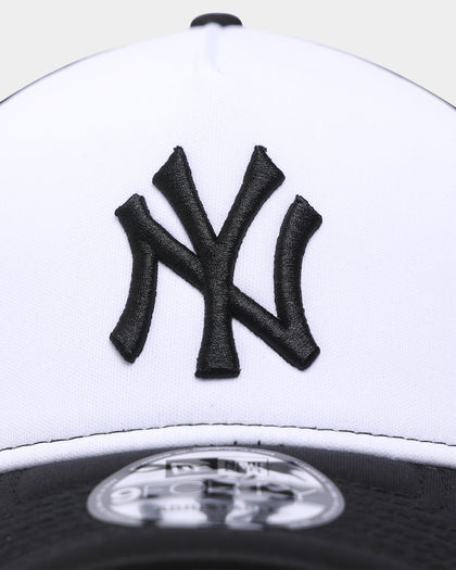 New Era New York Yankees 'Monochrome' Foam Front 9FORTY A-Frame Trucker Snapback White/Black