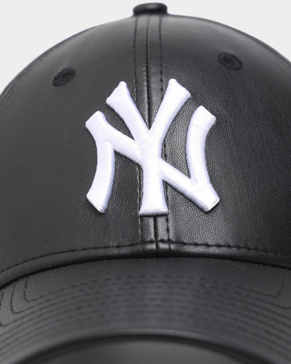 New Era Women's New York Yankees 'PU Leather' 9FORTY Casual Strapback Black/White