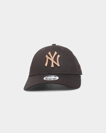 New Era Women's New York Yankees 9FORTY Casual Strapback Walnut/Caramel Mocha