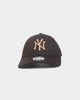 New Era Women's New York Yankees 9FORTY Casual Strapback Walnut/Caramel Mocha