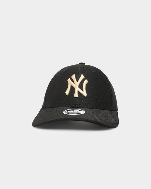 New Era Women's New York Yankees 'Hexagon Script' 9FORTY Strapback Black/Gold