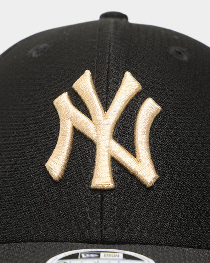 New Era Women's New York Yankees 'Hexagon Script' 9FORTY Strapback Black/Gold