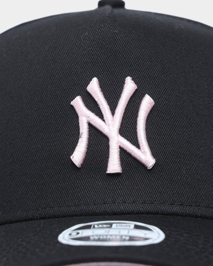 New Era Women's New York Yankees 9FORTY A-Frame Casual Strapback Black/Pink
