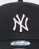 New Era Women's New York Yankees 9FORTY A-Frame Casual Strapback Black/Pink