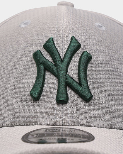 New Era New York Yankees 'Hexagon Dark Green' 9FORTY Strapback Grey/Green