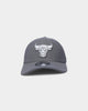 New Era Chicago Bulls 39THIRTY Graphite Mesh Fitted Black/Grey