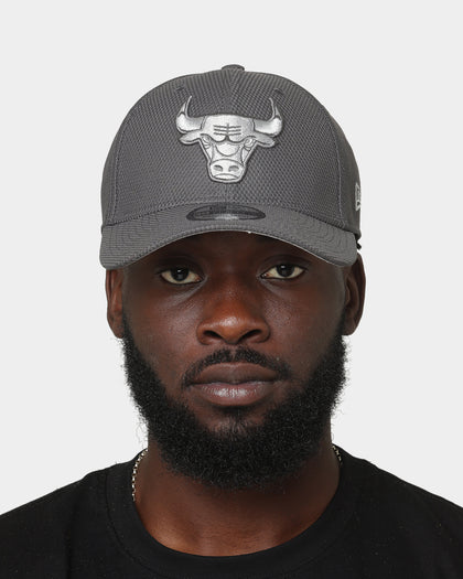 New Era Chicago Bulls 39THIRTY Graphite Mesh Fitted Black/Grey