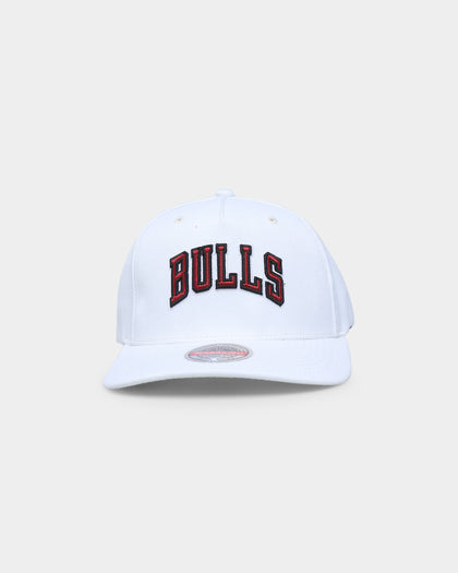 Mitchell & Ness Chicago Bulls 'Vintage White' Classic Red Snapback White