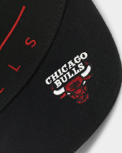 Mitchell & Ness Chicago Bulls 'Underscore' Classic Red Snapback Black