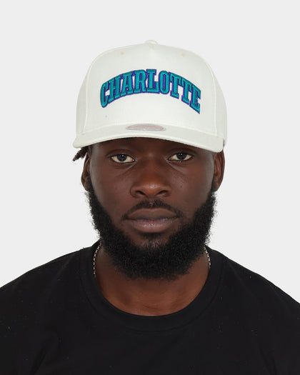 Mitchell & Ness Charlotte Hornets 'Vintage White' Classic Red Snapback White
