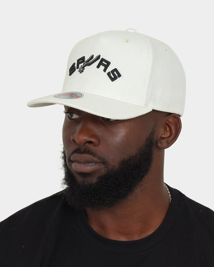 Mitchell & Ness San Antonio Spurs 'Vintage White' Classic Red Snapback White
