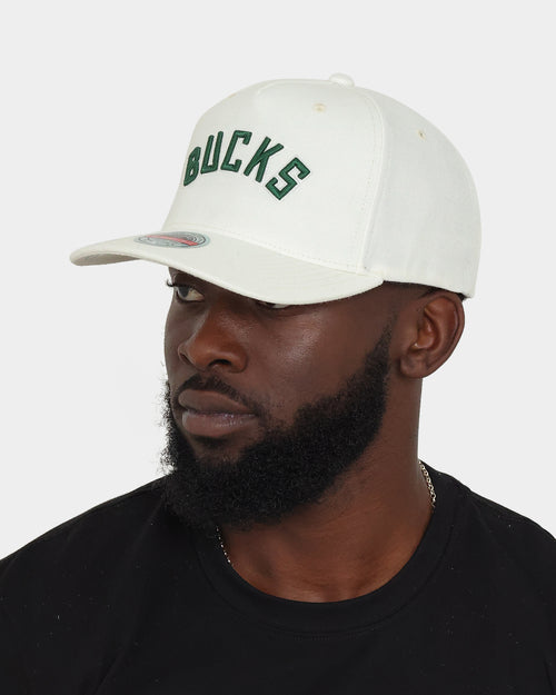 Mitchell & Ness Milwaukee Bucks 'Vintage White' Classic Red Snapback White