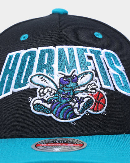 Mitchell & Ness Charlotte Hornets 'Flashback' Classic Red Snapback Black