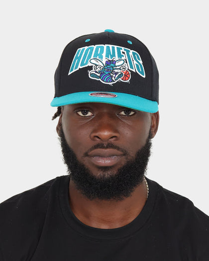 Mitchell & Ness Charlotte Hornets 'Flashback' Classic Red Snapback Black