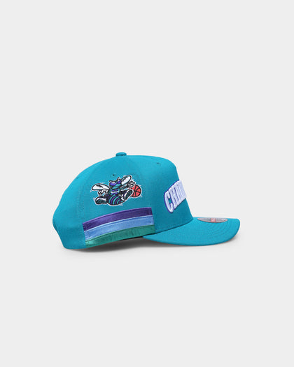 Mitchell & Ness Charlotte Hornets XL Short Hook Classic Red Snapback Teal
