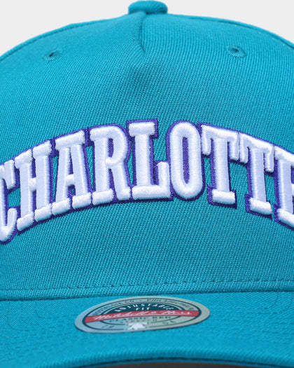 Mitchell & Ness Charlotte Hornets XL Short Hook Classic Red Snapback Teal