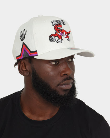 Mitchell & Ness Toronto Raptors XL Short Hook Classic Red Snapback White