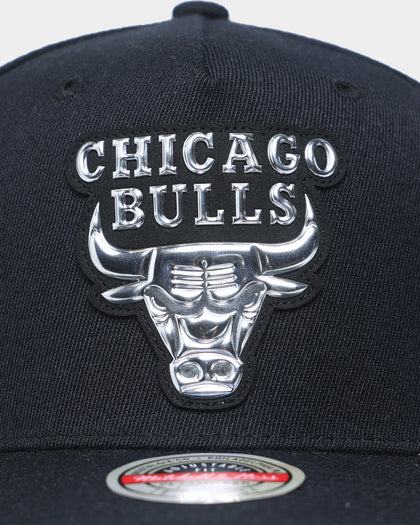 Mitchell & Ness Chicago Bulls 'Metallic Charcoal' Classic Red Snapback Black