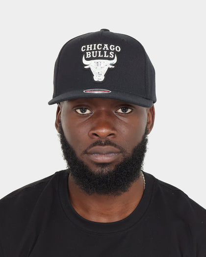 Mitchell & Ness Chicago Bulls 'Metallic Charcoal' Classic Red Snapback Black
