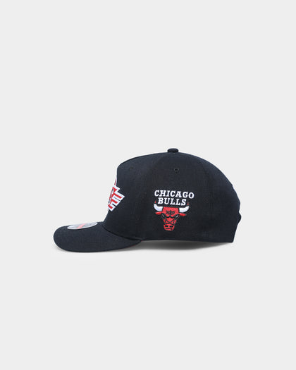 Mitchell & Ness Chicago Bulls Wings Classic Red Snapback Black