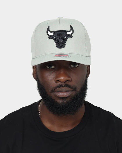 Mitchell & Ness Chicago Bulls 'Greytones' Classic Red Snapback Grey