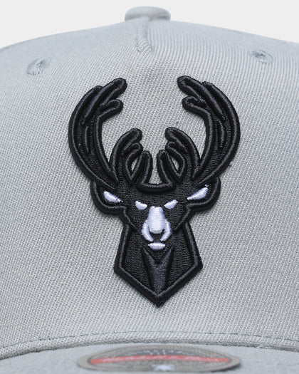 Mitchell & Ness Milwaukee Bucks 'Greytones' Classic Red Snapback Grey