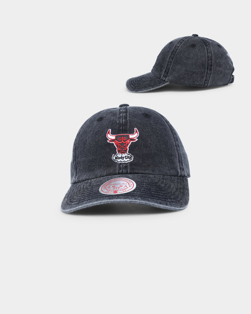 Mitchell & Ness Chicago Bulls Stone Washed Dad Strapback Washed Black