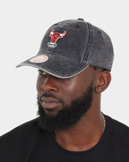 Mitchell & Ness Chicago Bulls Stone Washed Dad Strapback Washed Black