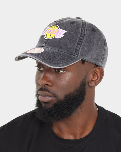 Mitchell & Ness Los Angeles Lakers Stone Washed Dad Strapback Washed Black