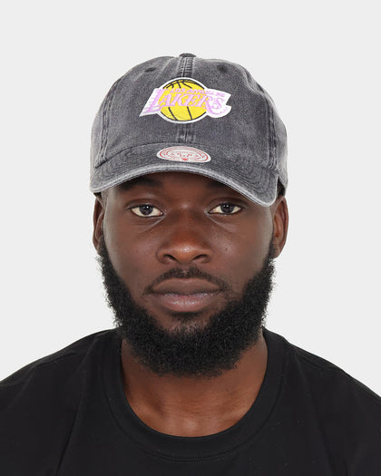 Mitchell & Ness Los Angeles Lakers Stone Washed Dad Strapback Washed Black
