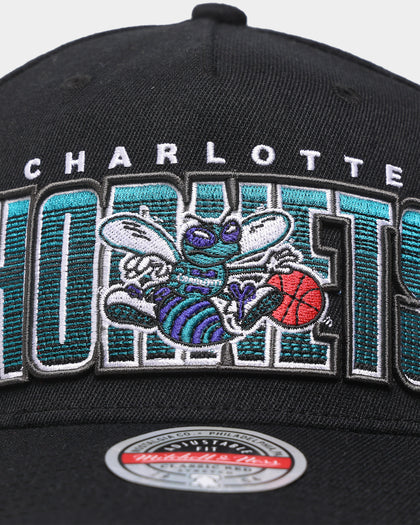 Mitchell & Ness Charlotte Hornets 'Linear' Classic Red Snapback Black