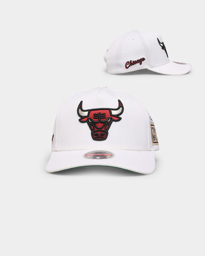 Mitchell & Ness Chicago Bulls 'Hardwood Classics Patch' Classic Red Snapback Cream