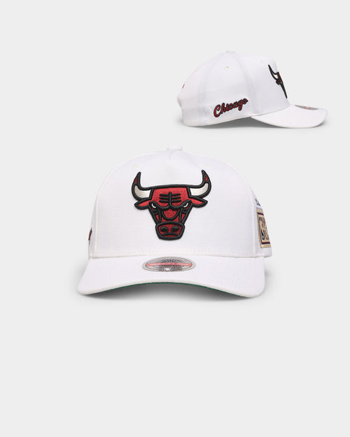 Mitchell & Ness Chicago Bulls 'Hardwood Classics Patch' Classic Red Snapback Cream
