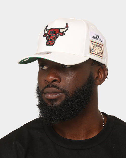 Mitchell & Ness Chicago Bulls 'Hardwood Classics Patch' Classic Red Snapback Cream