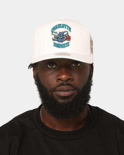 Mitchell & Ness Charlotte Hornets 'Hardwood Classics Patch' Classic Red Snapback Cream