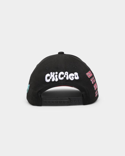 Mitchell & Ness Chicago Bulls 'City Love' Pro Crown Snapback Original Team Colours