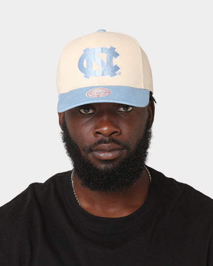 Mitchell & Ness UNC Go Team Pro Crown Snapback Off White