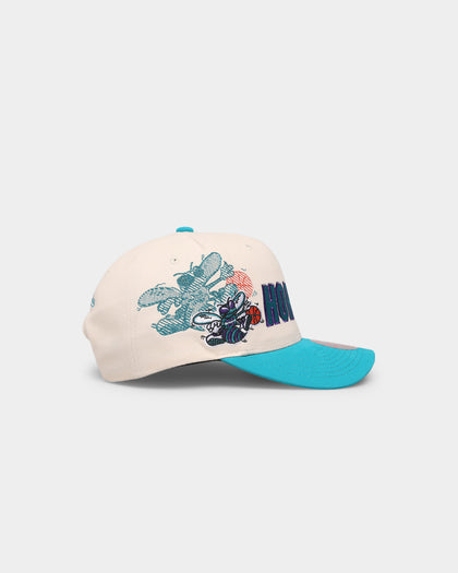 Mitchell & Ness Charlotte Hornets '96 Draft' Pro Crown Snapback Off White