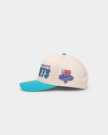 Mitchell & Ness Charlotte Hornets '96 Draft' Pro Crown Snapback Off White