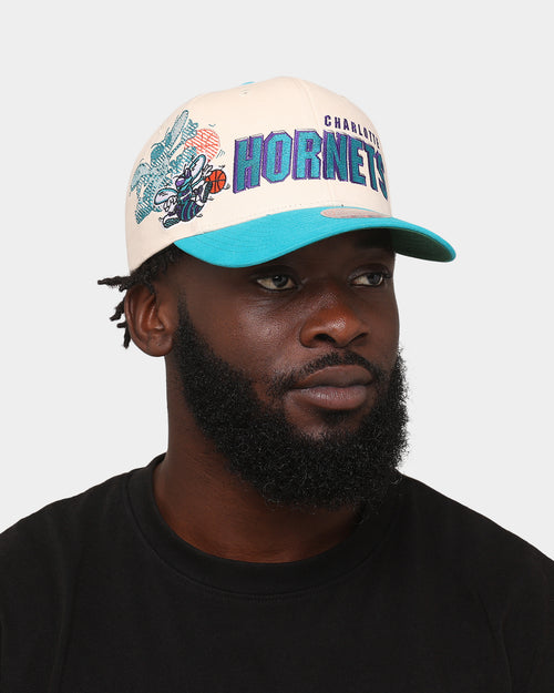 Mitchell & Ness Charlotte Hornets '96 Draft' Pro Crown Snapback Off White