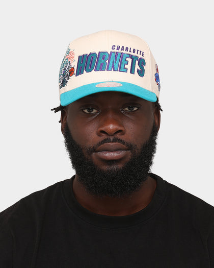 Mitchell & Ness Charlotte Hornets '96 Draft' Pro Crown Snapback Off White