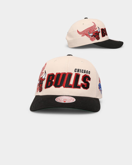 Mitchell & Ness Chicago Bulls '96 Draft' Pro Crown Snapback Off White