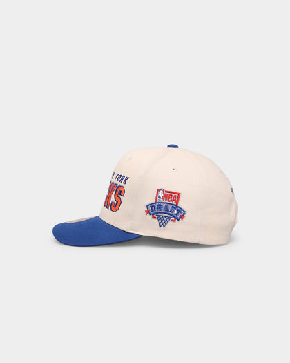 Mitchell & Ness New York Knicks '96 Draft' Pro Crown Snapback Off White