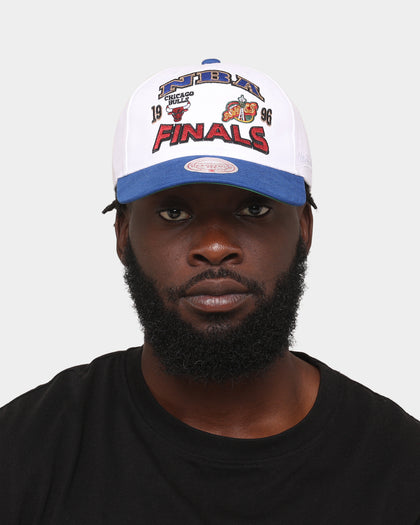 Mitchell & Ness '96 Chicago Bulls VS Seattle Sonics '1996 Bulls VS Sonics NBA Finals' Deadstock Snapback White