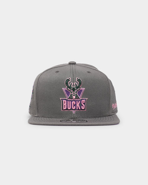 Mitchell & Ness Milwaukee Bucks 'From Dusk' Fitted Grey