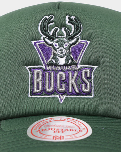 Mitchell & Ness Milwaukee Bucks 'NBA Off The Backboard' Trucker Snapback Green