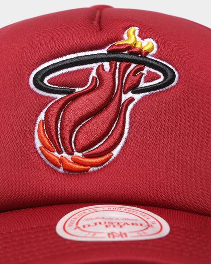 Mitchell & Ness Miami Heat 'NBA Off The Backboard' Trucker Snapback Scarlet
