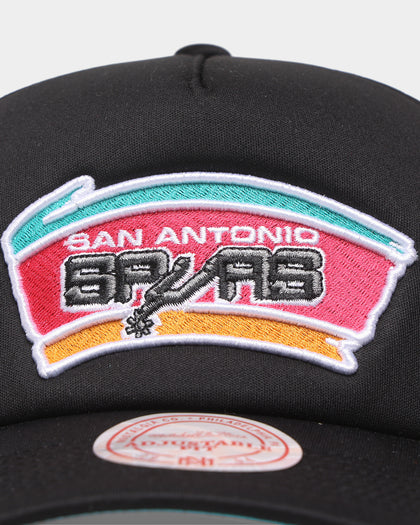 Mitchell & Ness San Antonio Spurs 'NBA Off The Backboard' Trucker Snapback Black