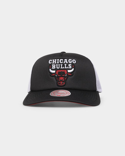 Mitchell & Ness Chicago Bulls 'NBA Off The Backboard' Trucker Snapback Black