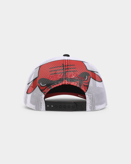 Mitchell & Ness Chicago Bulls 'NBA Off The Backboard' Trucker Snapback Black